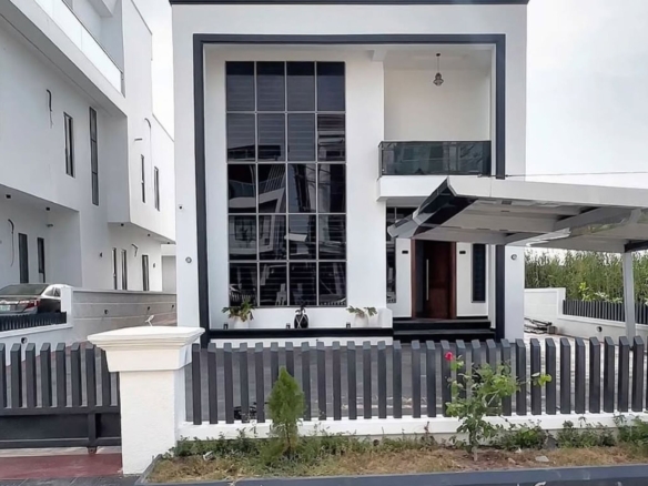 Stylish five bedroom detached duplex (megamd5bdd02)