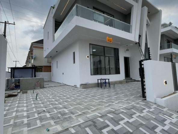 Exquisite five bedroom detached duplex (ajah5bdd01)