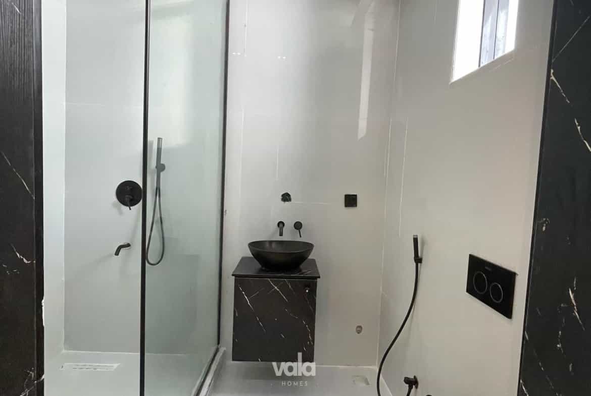 Luxury five bedroom detached duplex (CHEVRN5BDD03)