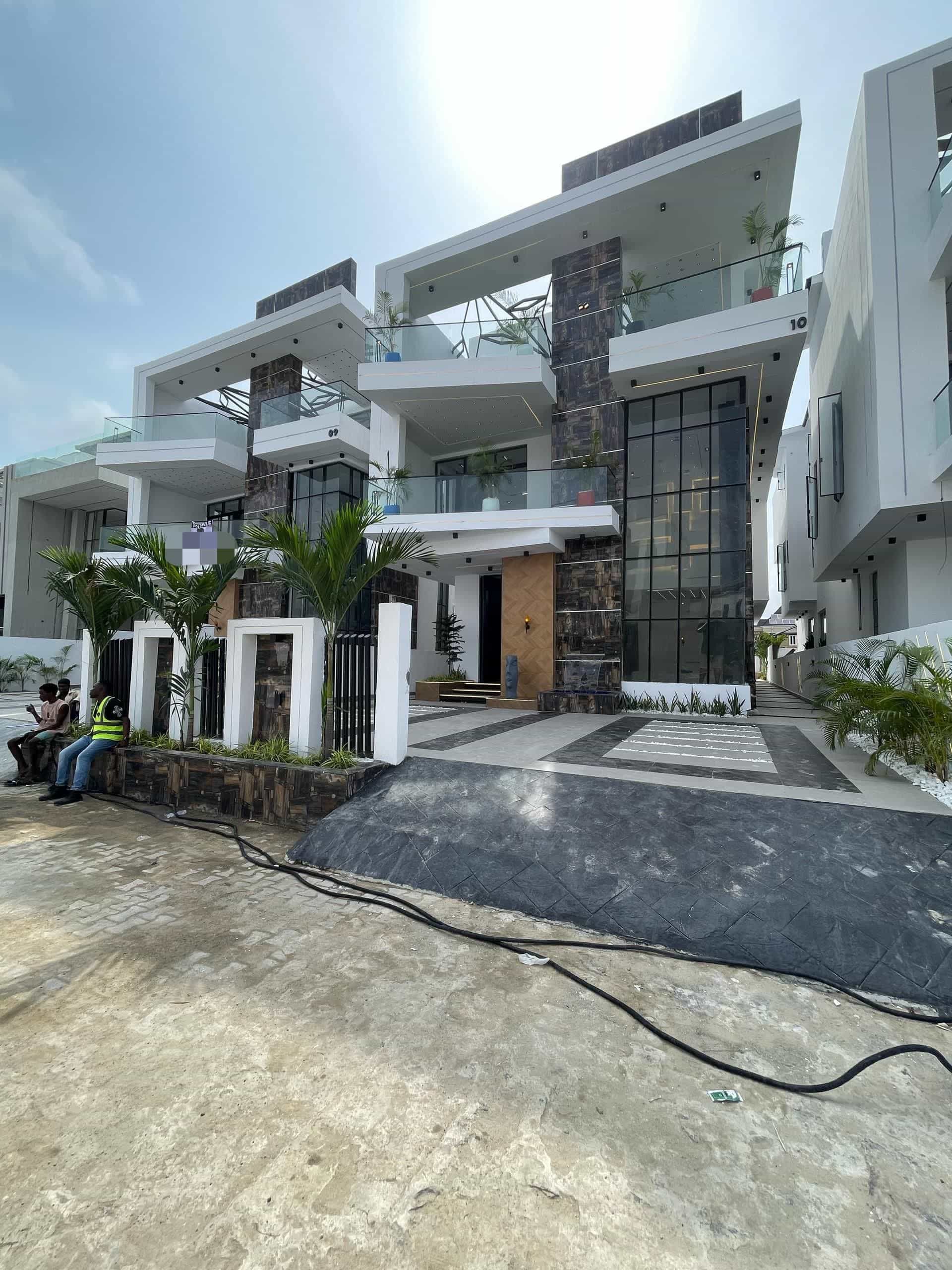 Luxury five bedroom detached duplex (CHEVRN5BDD03) Luxury five bedroom detached duplex (CHEVRN5BDD03)