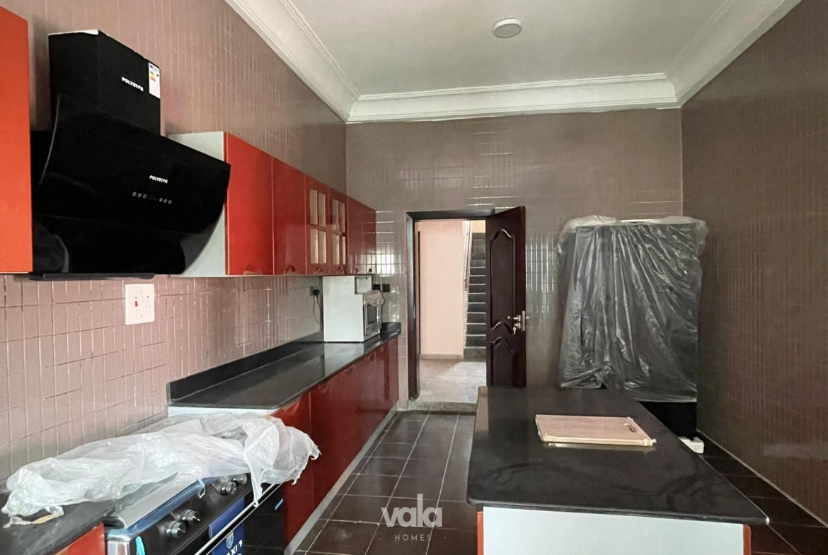 Newly built five bedroom detached duplex (CHEVRN5BDD01)