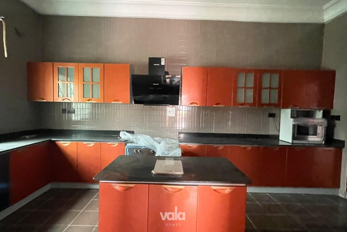 Newly built five bedroom detached duplex (CHEVRN5BDD01)