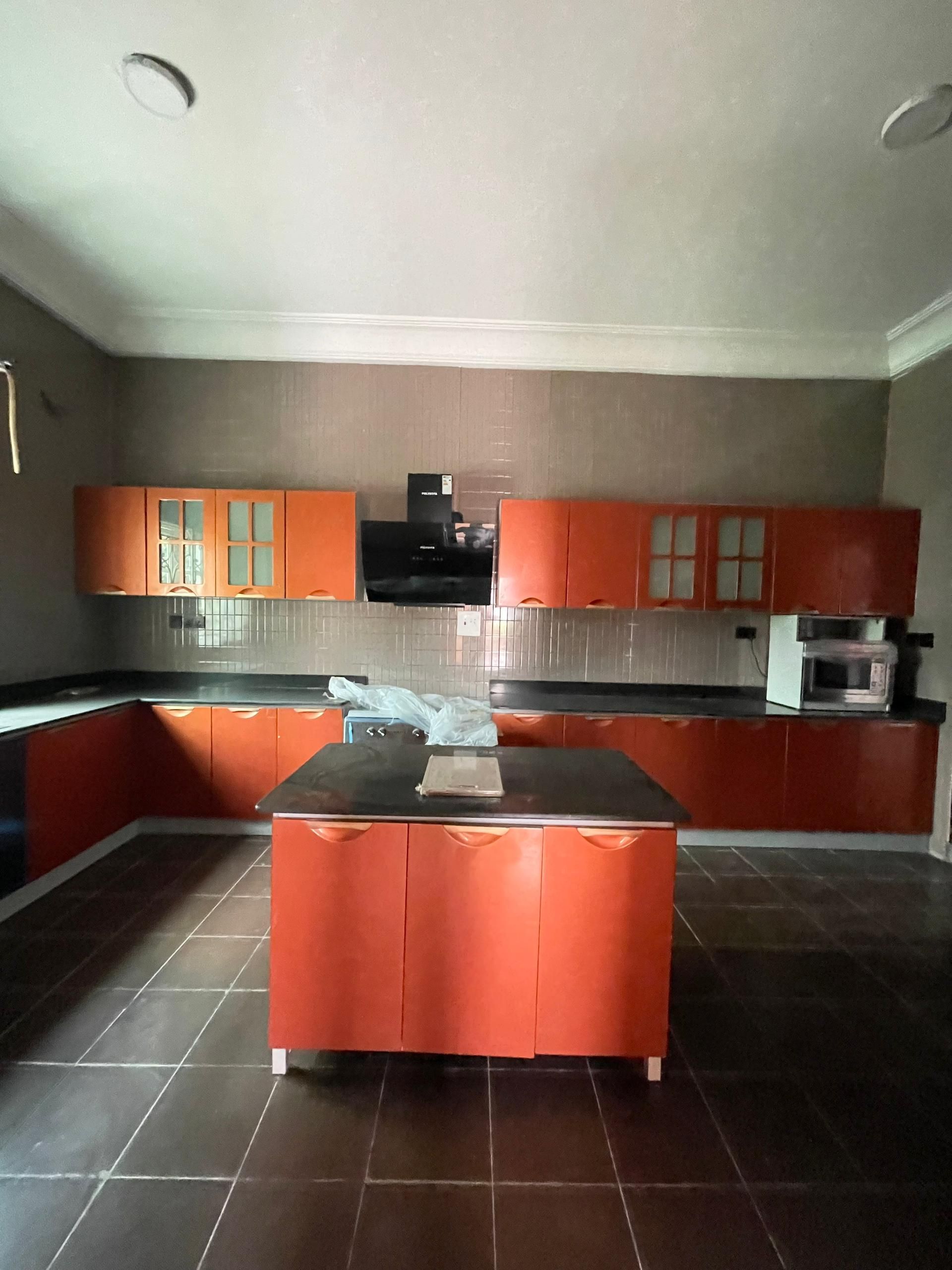 Newly built five bedroom detached duplex (CHEVRN5BDD01)