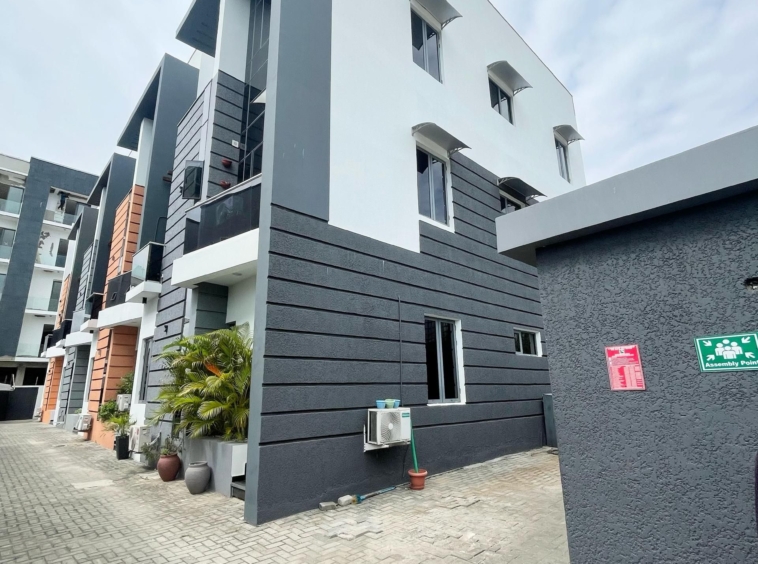 Four bedroom terrace duplex (ikate4btd09)