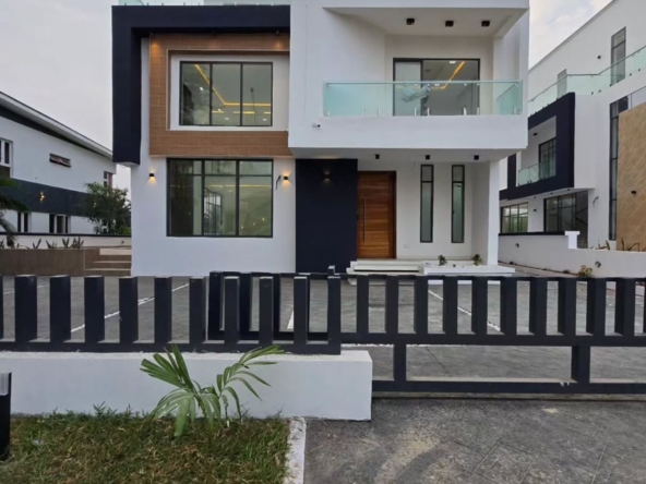 Modern five bedroom detached duplex (megamd5bdd014)