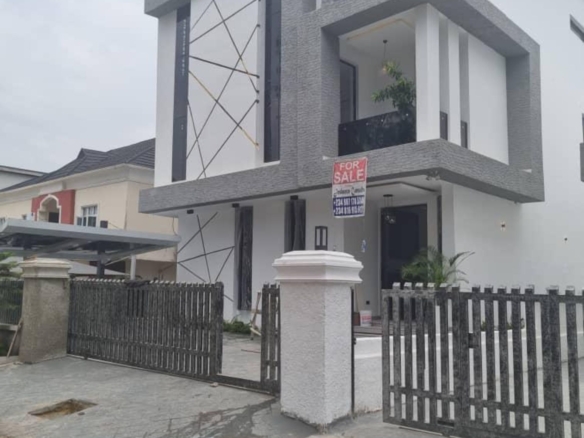Contemporary five bedroom detached duplex (megamd5bdd015)