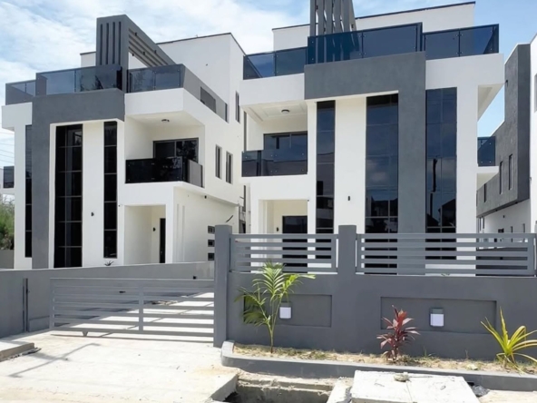 Five bedroom detached duplex in a secure estate (megamd5bdd018)