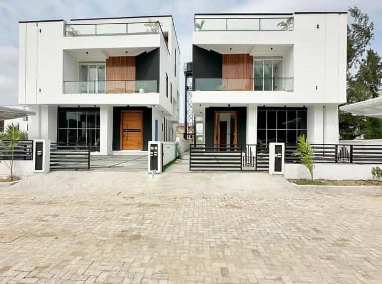 Five bedroom fully detached duplex (megamd5bdd019)