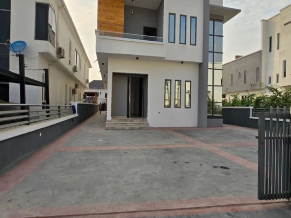 Newly built five bedroom detached duplex (megamd5bdd021)