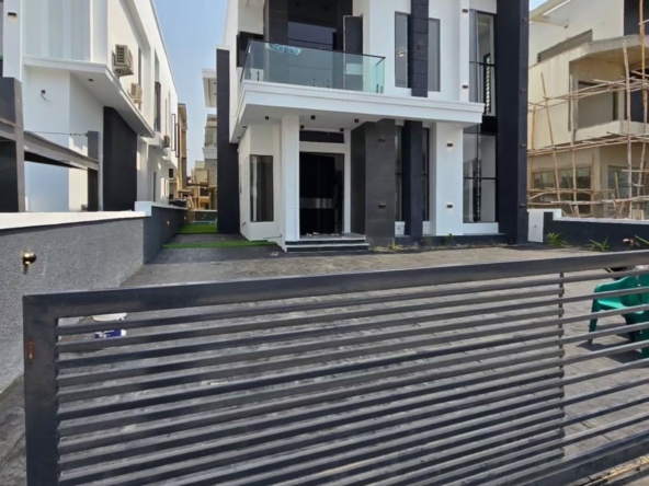 Elegant five bedroom detached duplex (megamd5bdd024)