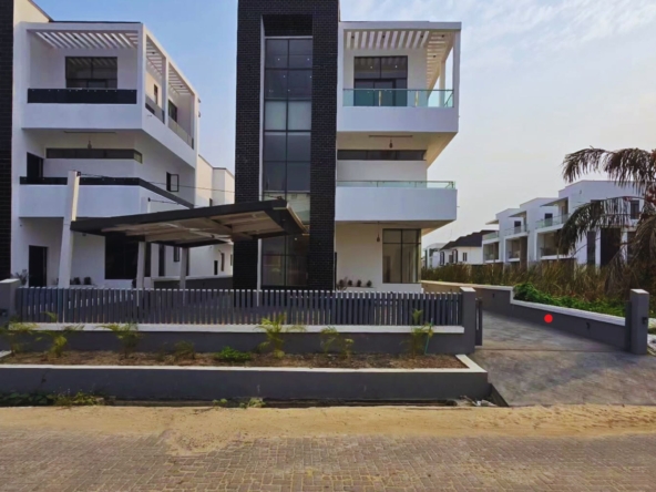 Gorgeous five bedroom detached duplex (megamd5bdd03)