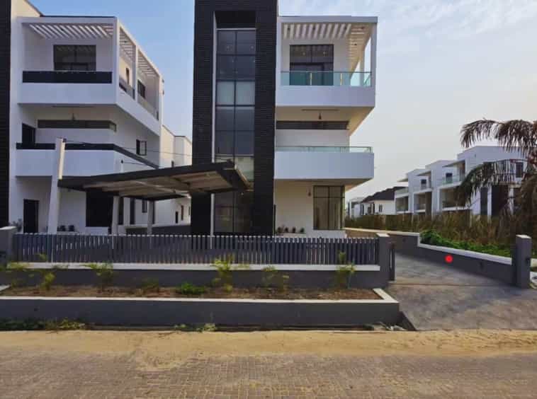 Gorgeous five bedroom detached duplex (megamd5bdd03)