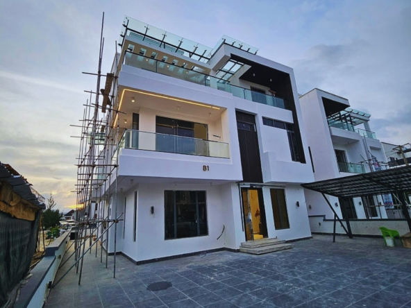 Luxury five bedroom detached duplex (megamd5bdd07)