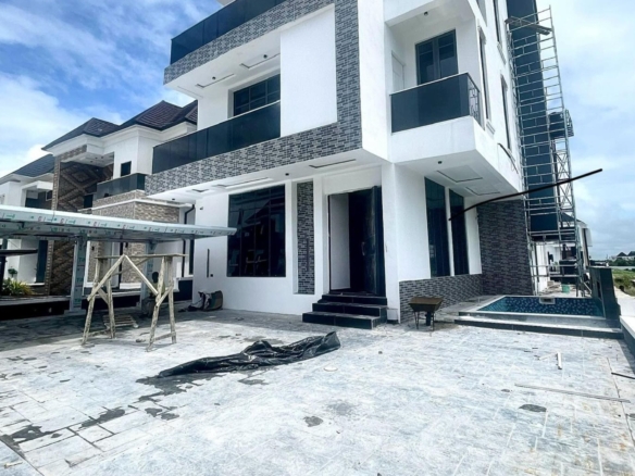 Well built five bedroom detached duplex (megamd5bdd09)