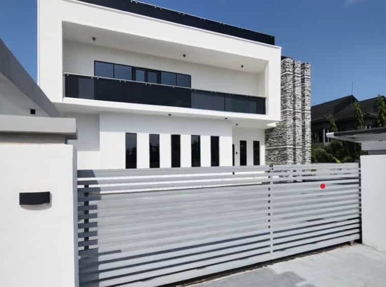 Well-built five bedroom detached duplex with swimming pool (ajah5bdd03)