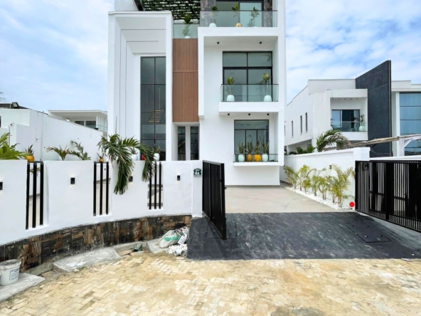 Elegant five bedroom detached duplex (osapa5bdd01)