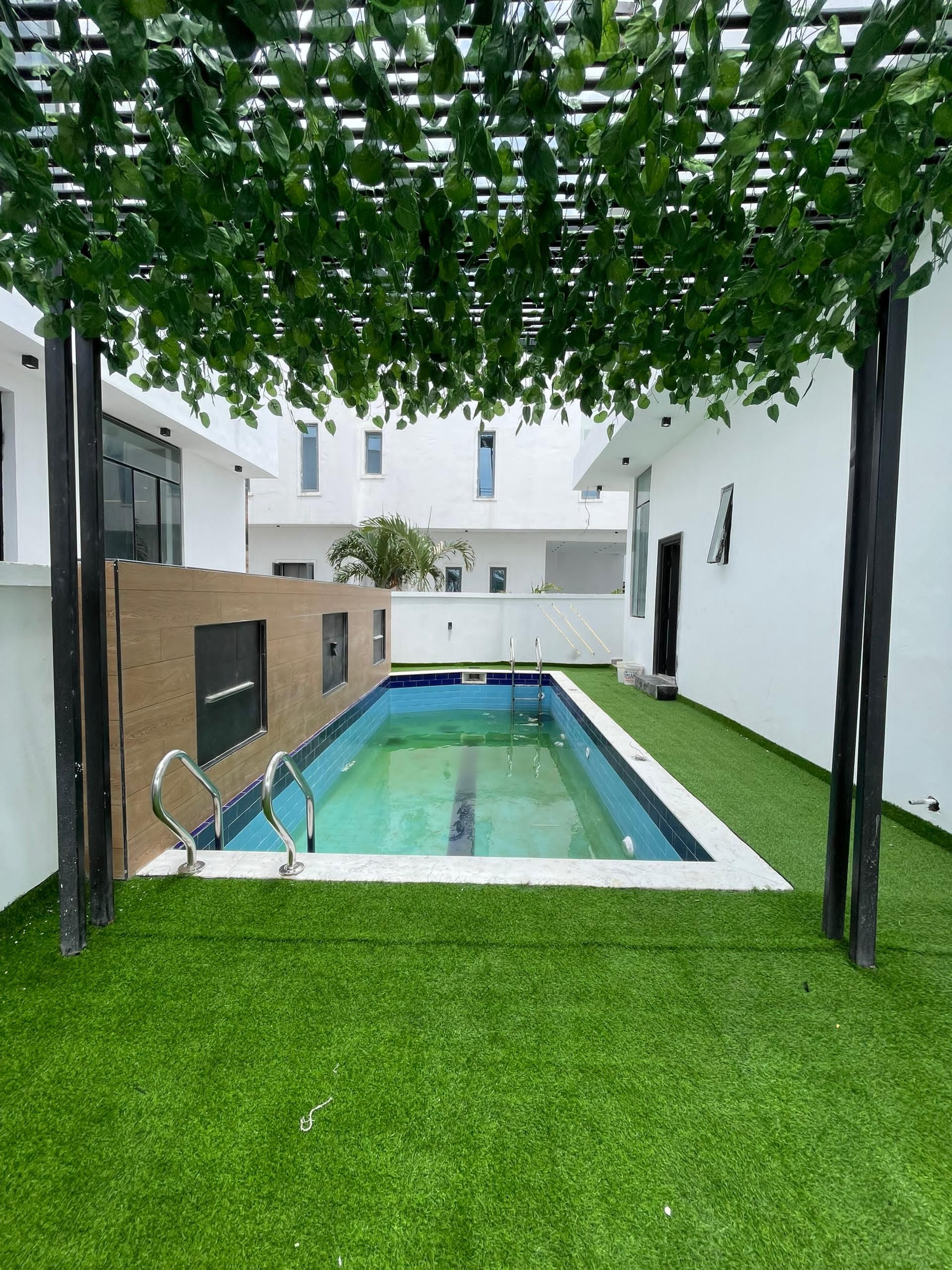 Elegant five bedroom detached duplex (osapa5bdd01)