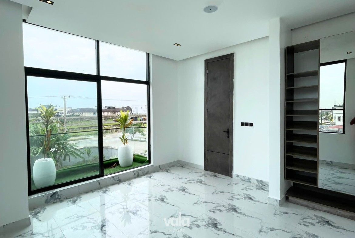 Elegant five bedroom detached duplex (osapa5bdd01)