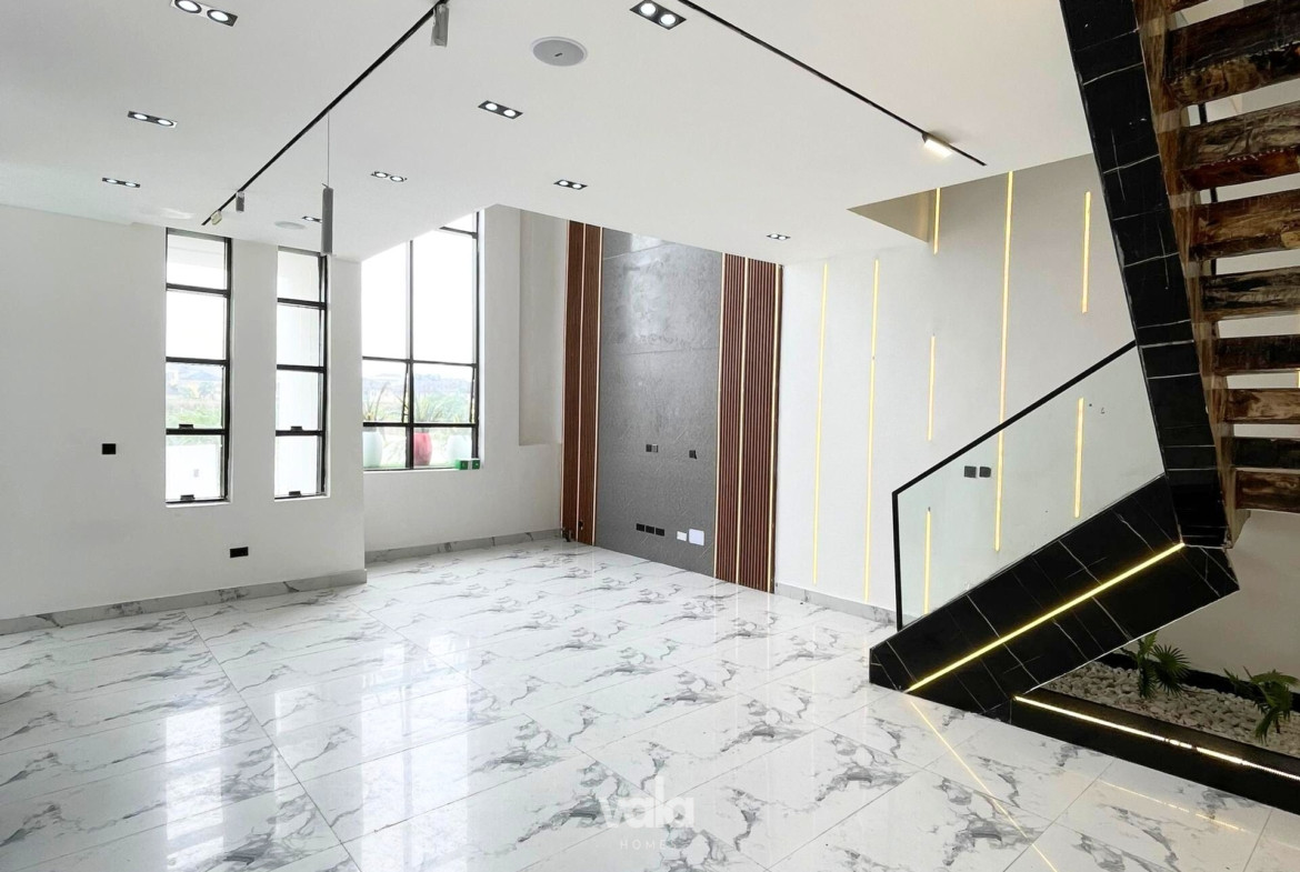 Elegant five bedroom detached duplex (osapa5bdd01)
