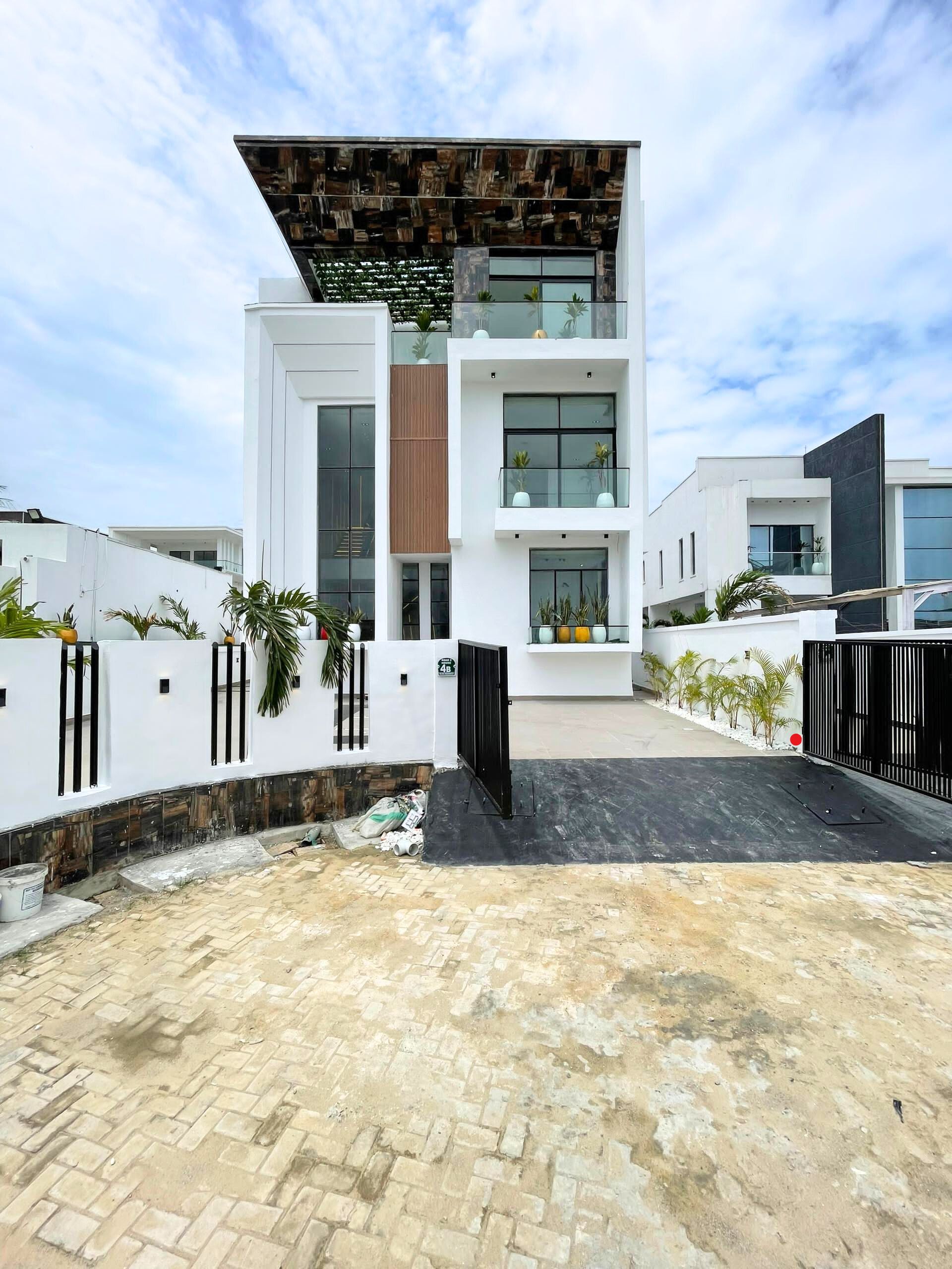 Elegant five bedroom detached duplex (osapa5bdd01)