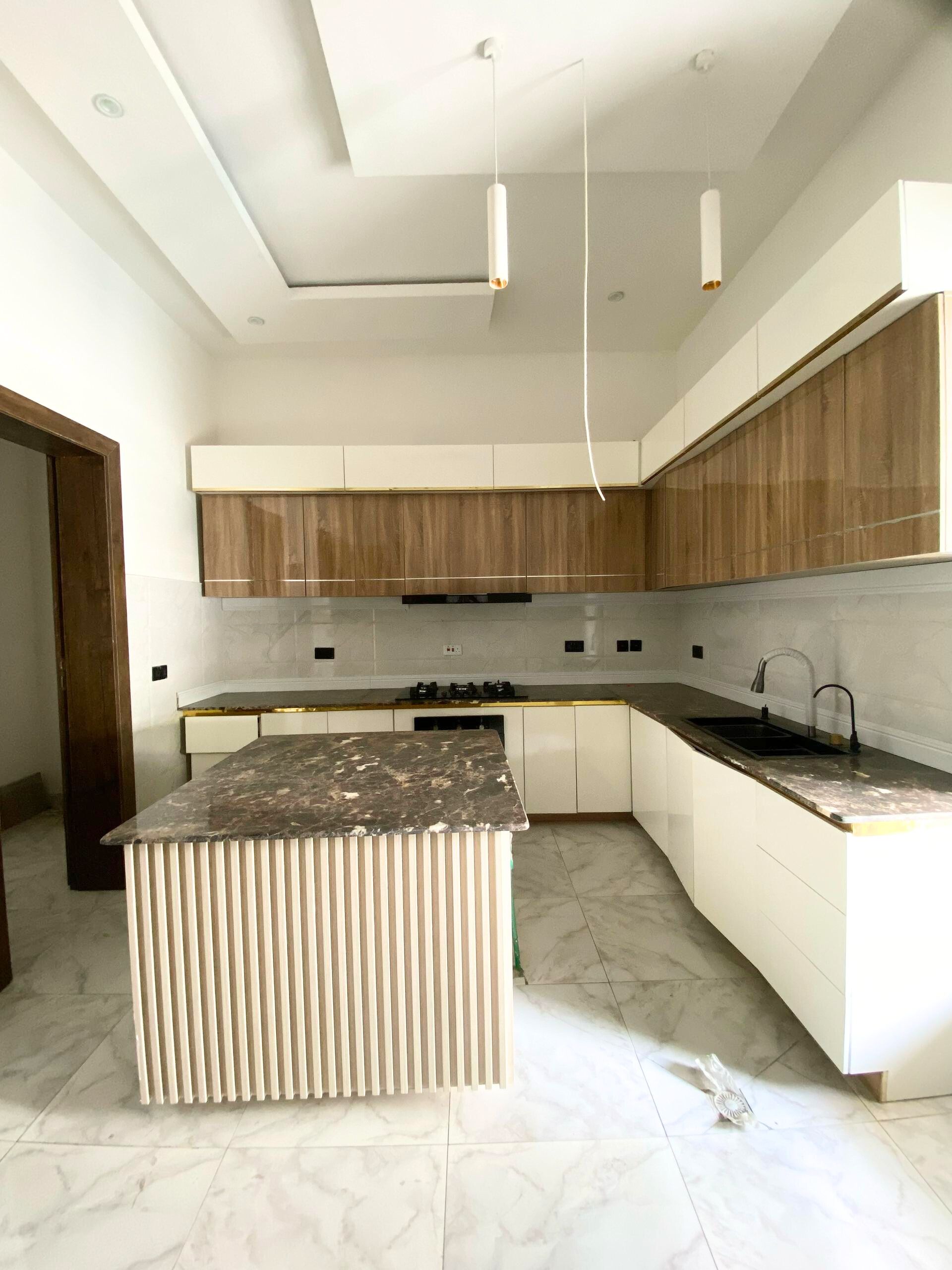 Five bedroom semi detached duplex in a secured estate (osapa5bsd01)