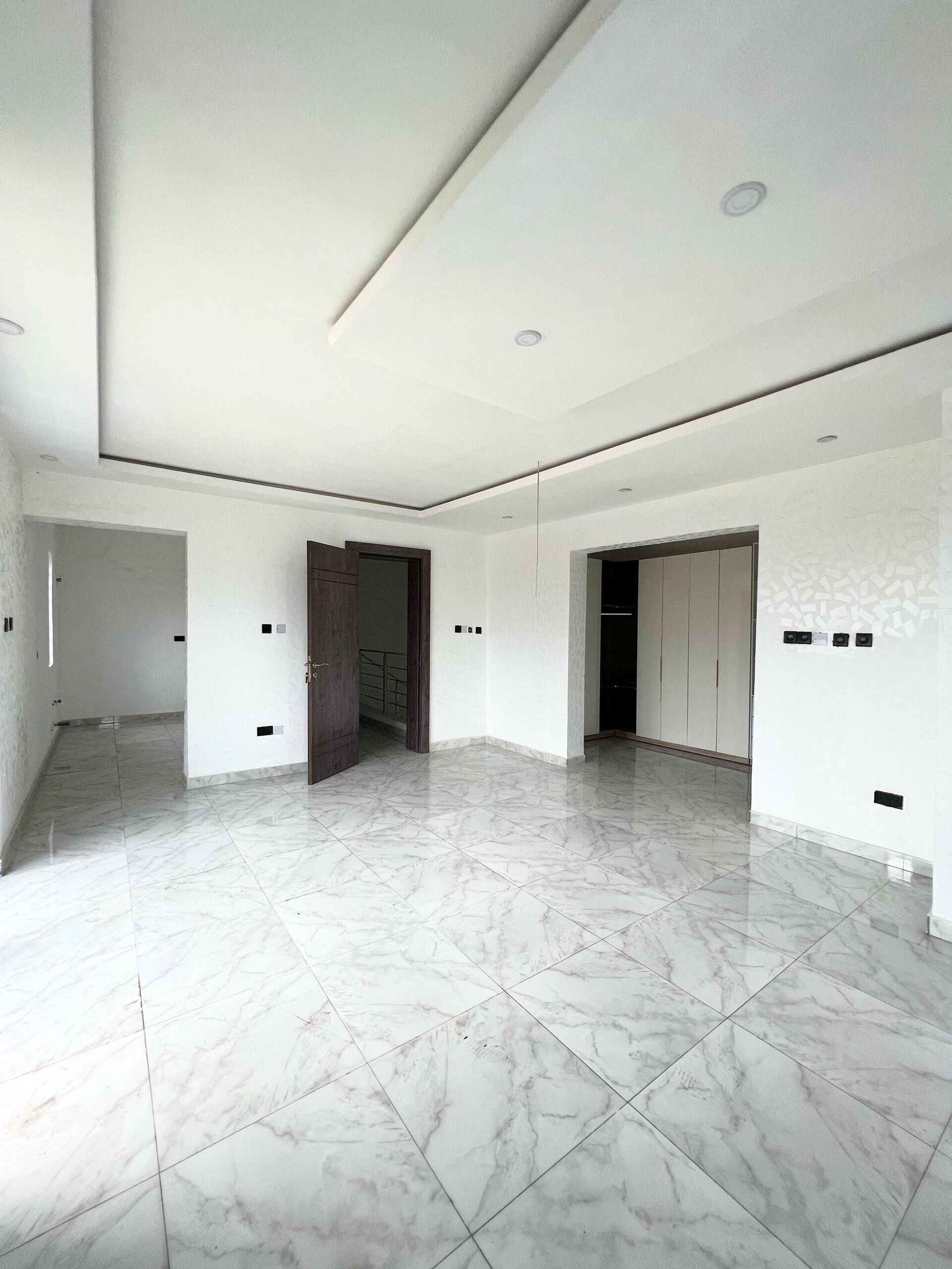 Five bedroom semi detached duplex in a secured estate (osapa5bsd01)
