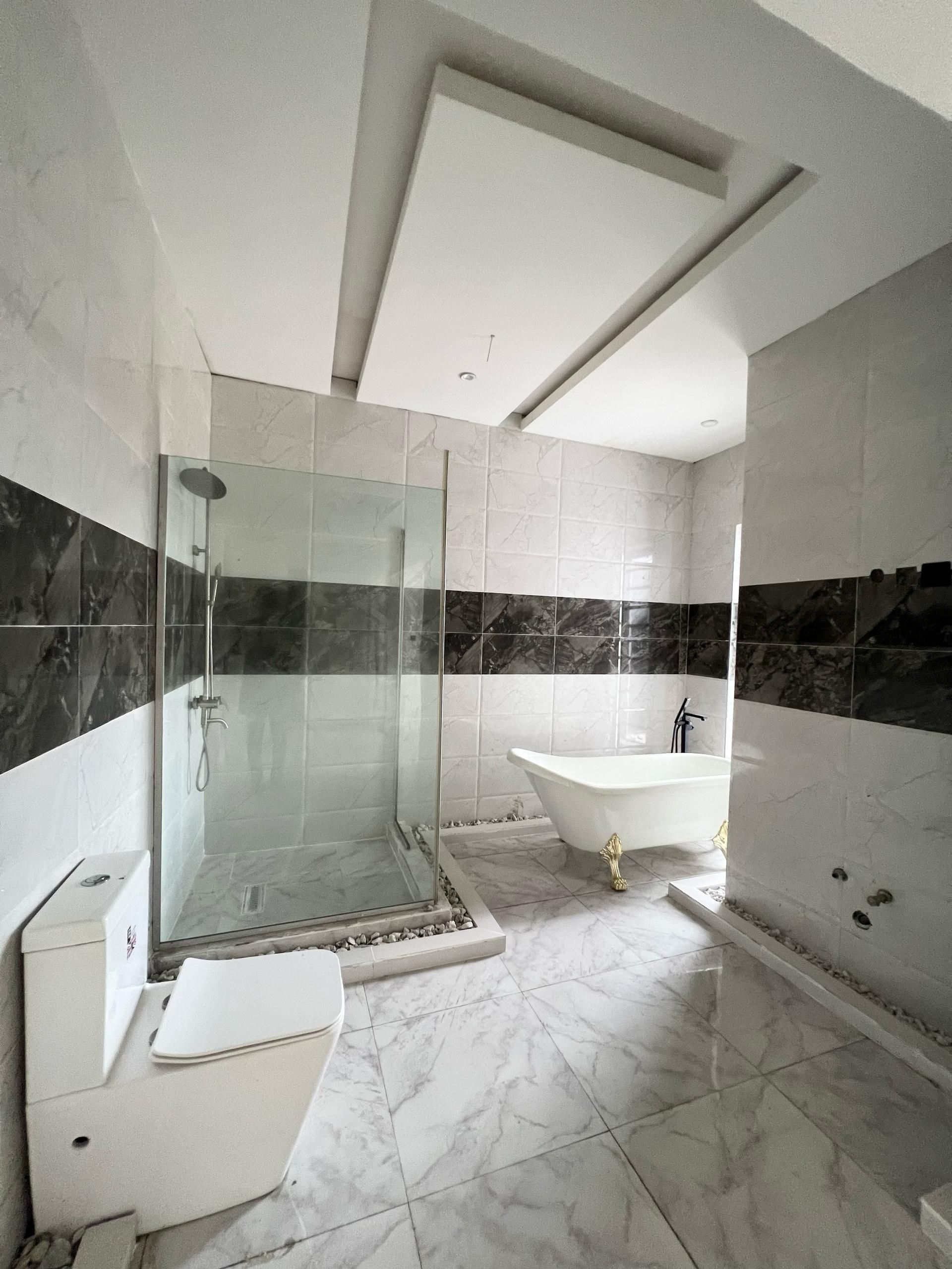 Five bedroom semi detached duplex in a secured estate (osapa5bsd01)