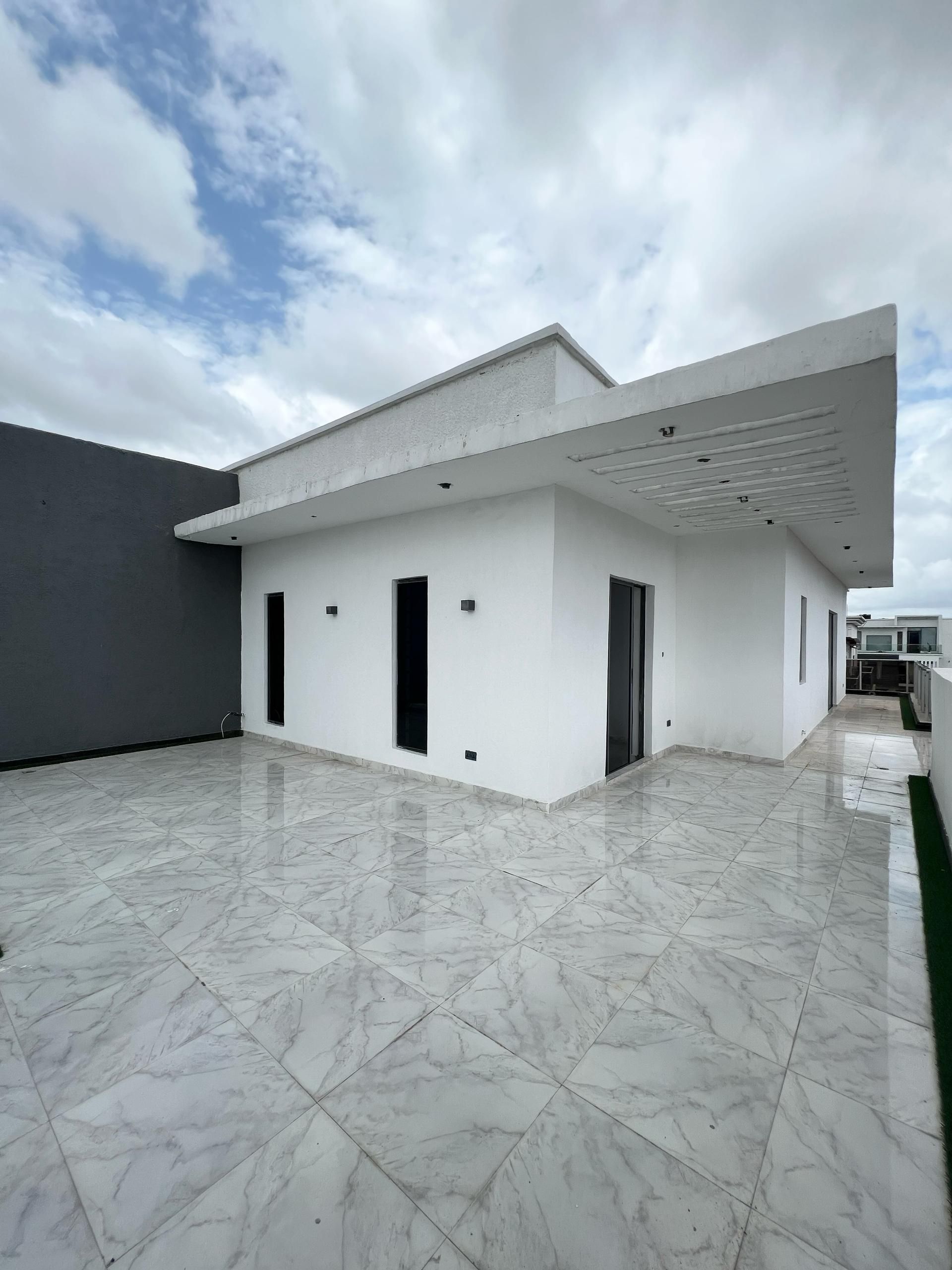 Five bedroom semi detached duplex in a secured estate (osapa5bsd01)