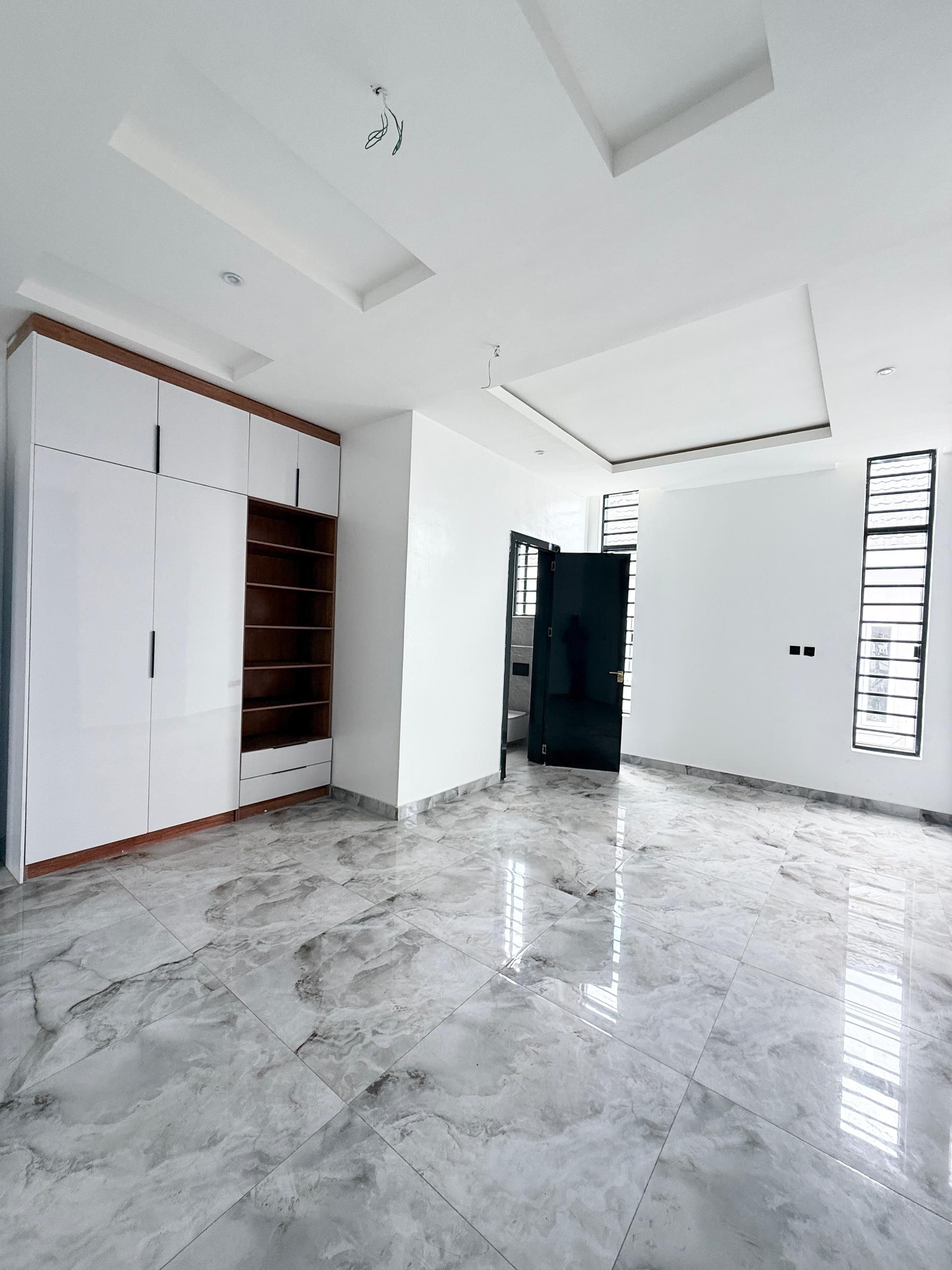 Gorgeous five bedroom detached duplex (osapa5bdd03)