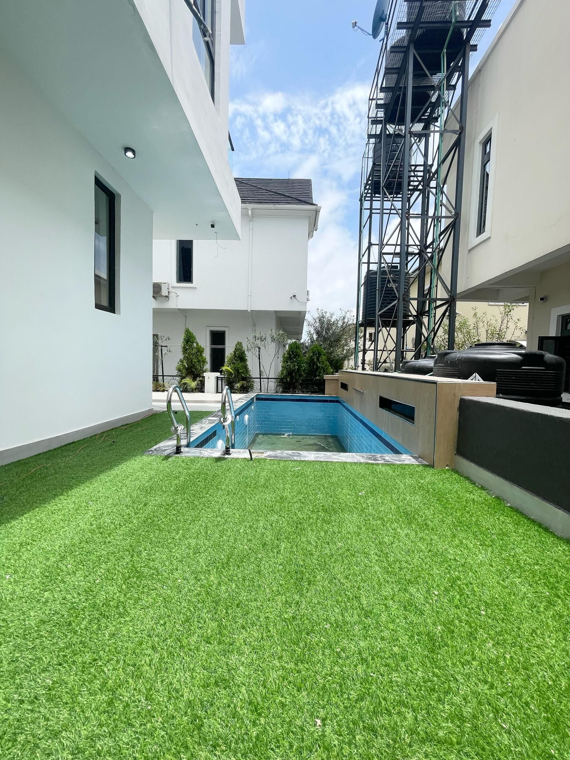 Luxury 5 bedroom semi detached duplex (osapa5bsdd02)