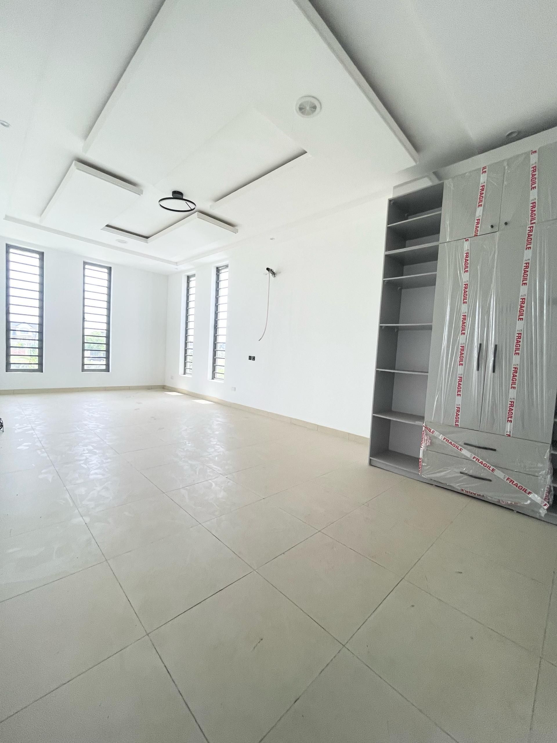 Luxury five bedroom detached duplex (osapa5bdd05)