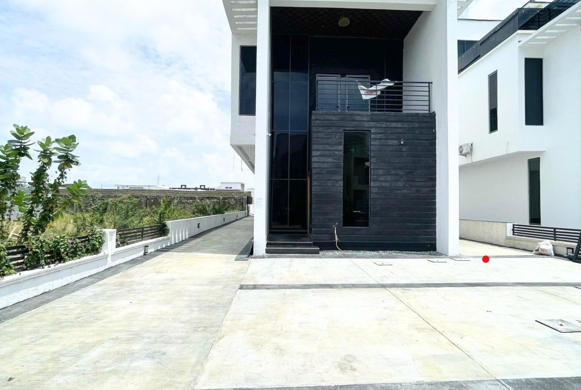 Luxury five bedroom detached duplex (osapa5bdd05)