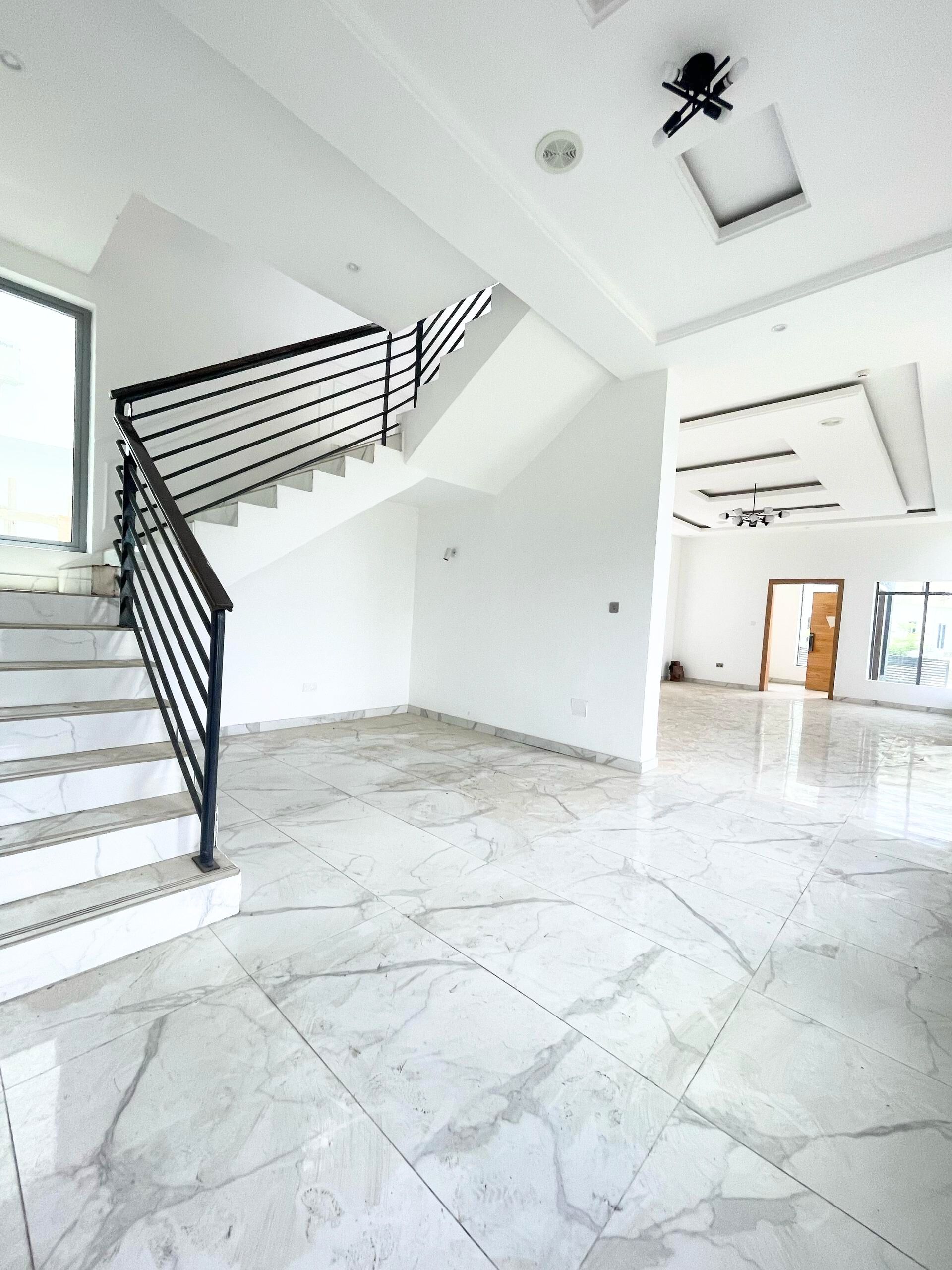 Luxury five bedroom detached duplex (osapa5bdd05)