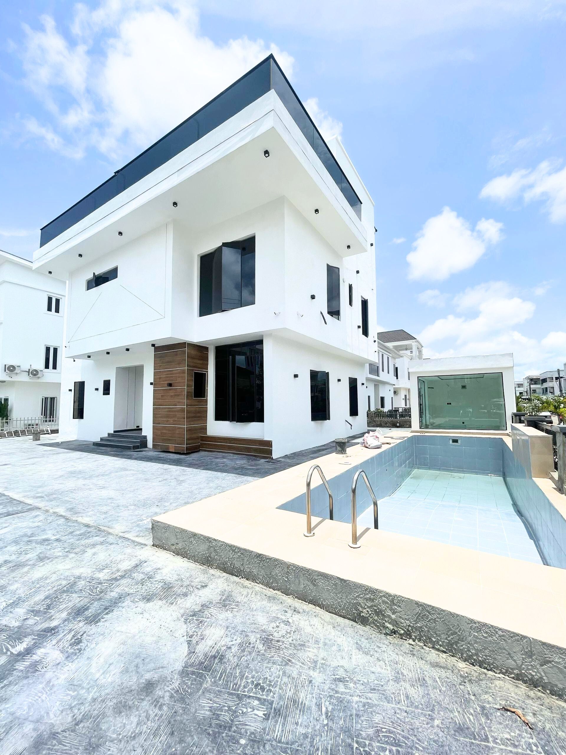 Well designed 5-bedroom fully detached duplex (osapa5bdd04)