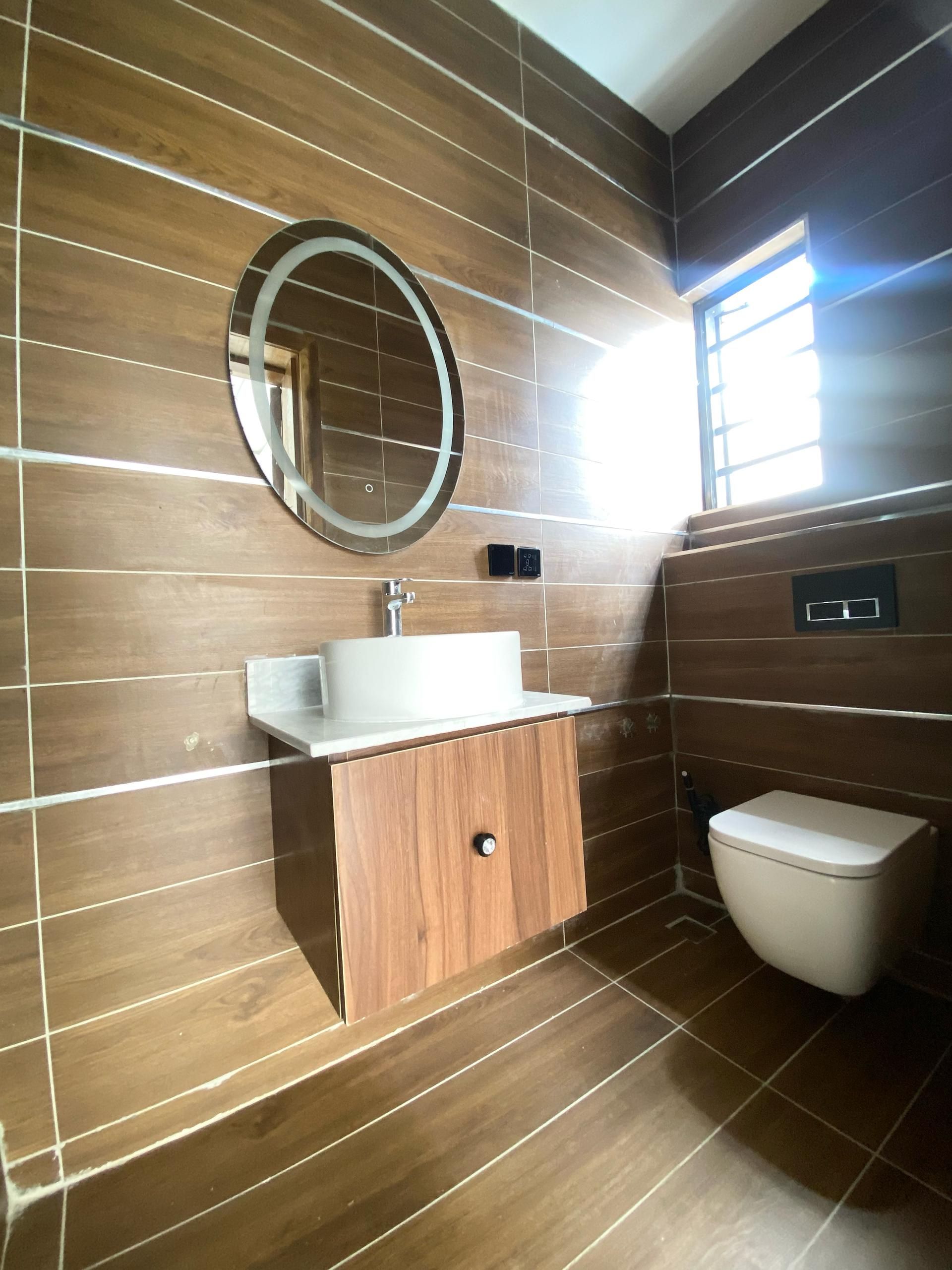 Well designed 5-bedroom fully detached duplex (osapa5bdd04)