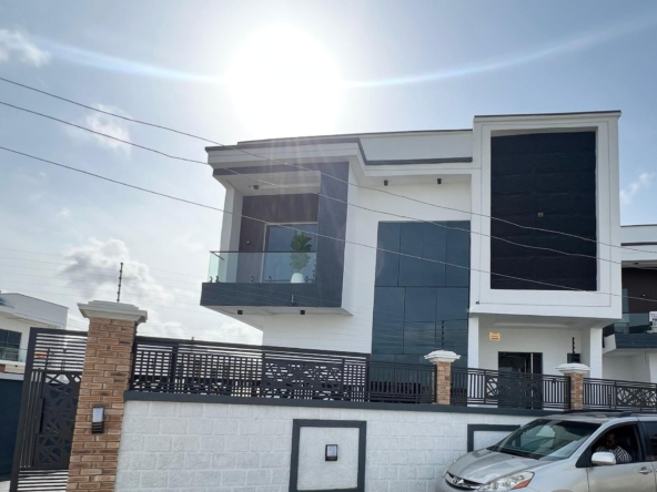Luxury four bedroom detached duplex (ajah4bdd03)