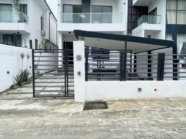 Luxury five bedroom detached duplex (ajah5bdd08)