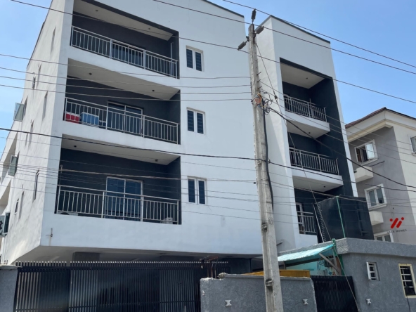Luxury three bedroom apartment (chevrn3b02)