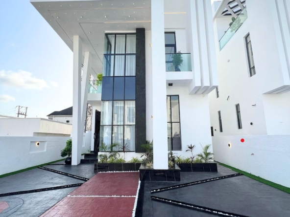 Neatly built five bedroom detached duplex (chevrn5bdd05)