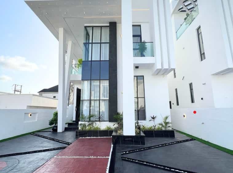 Neatly built five bedroom detached duplex (chevrn5bdd05)