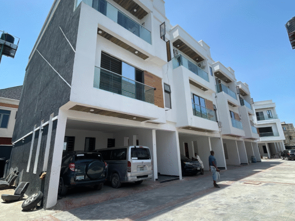 Luxury four bedroom terrace (ikate4bt08)