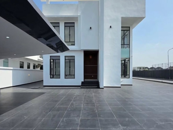 Luxury five bedroom detached duplex (osapa5bdd08)