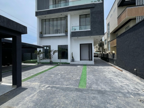Luxury five bedroom detached duplex (osapa5bdd09)