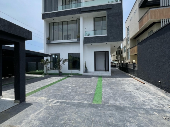 Luxury five bedroom detached duplex (osapa5bdd09)