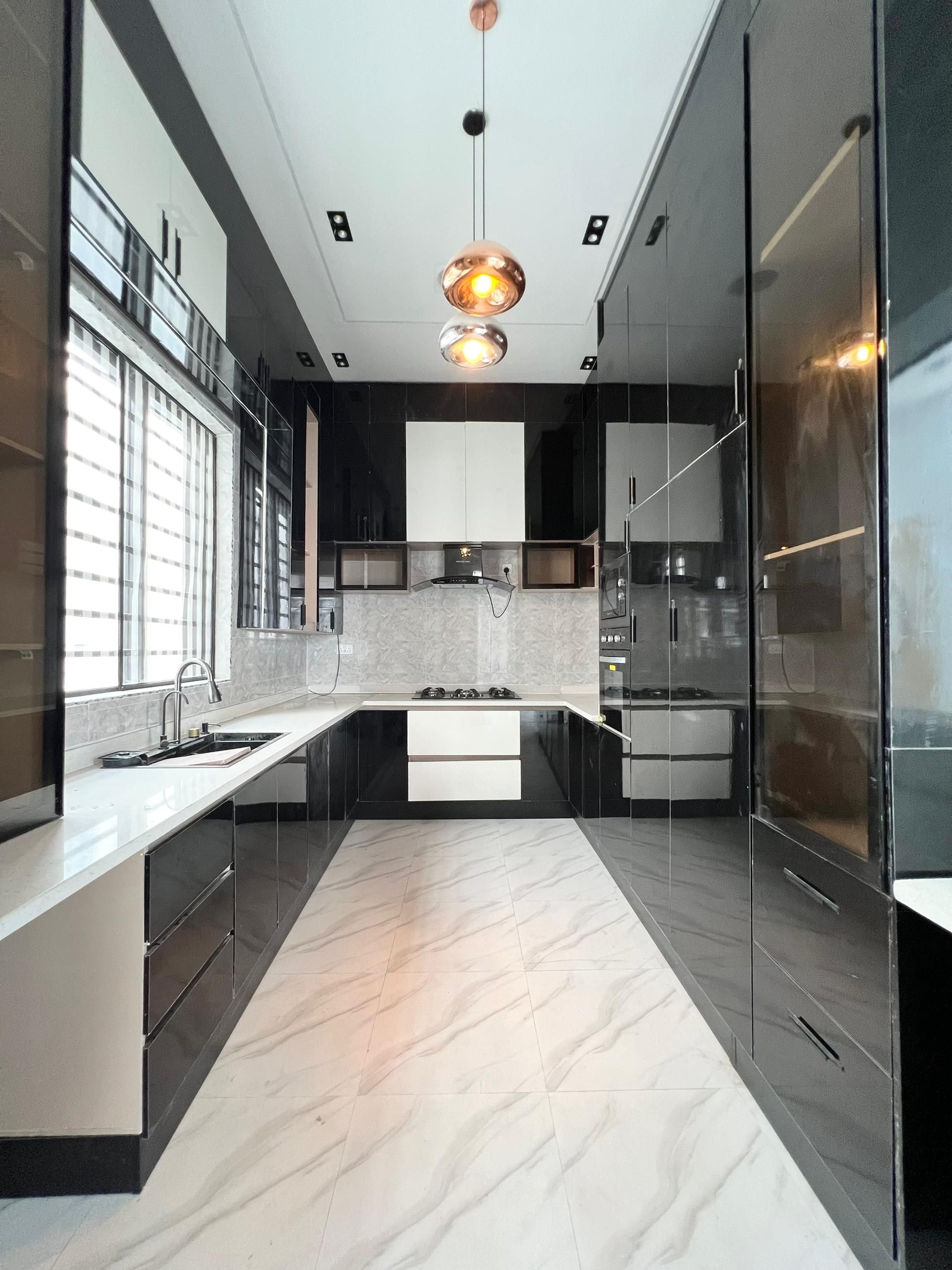 Contemporary five bedroom detached duplex (CHEVRN5BDD06)