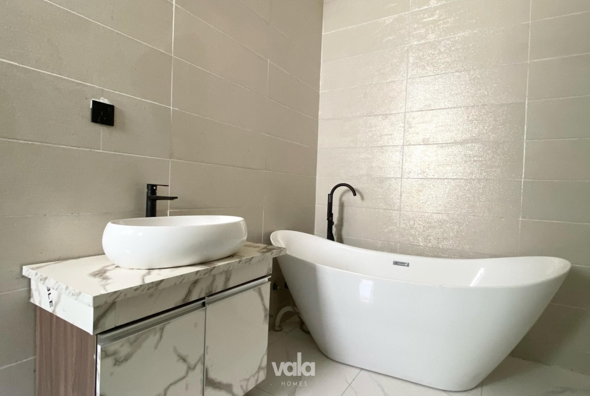 Contemporary five bedroom detached duplex (ORCHID5BDD06)