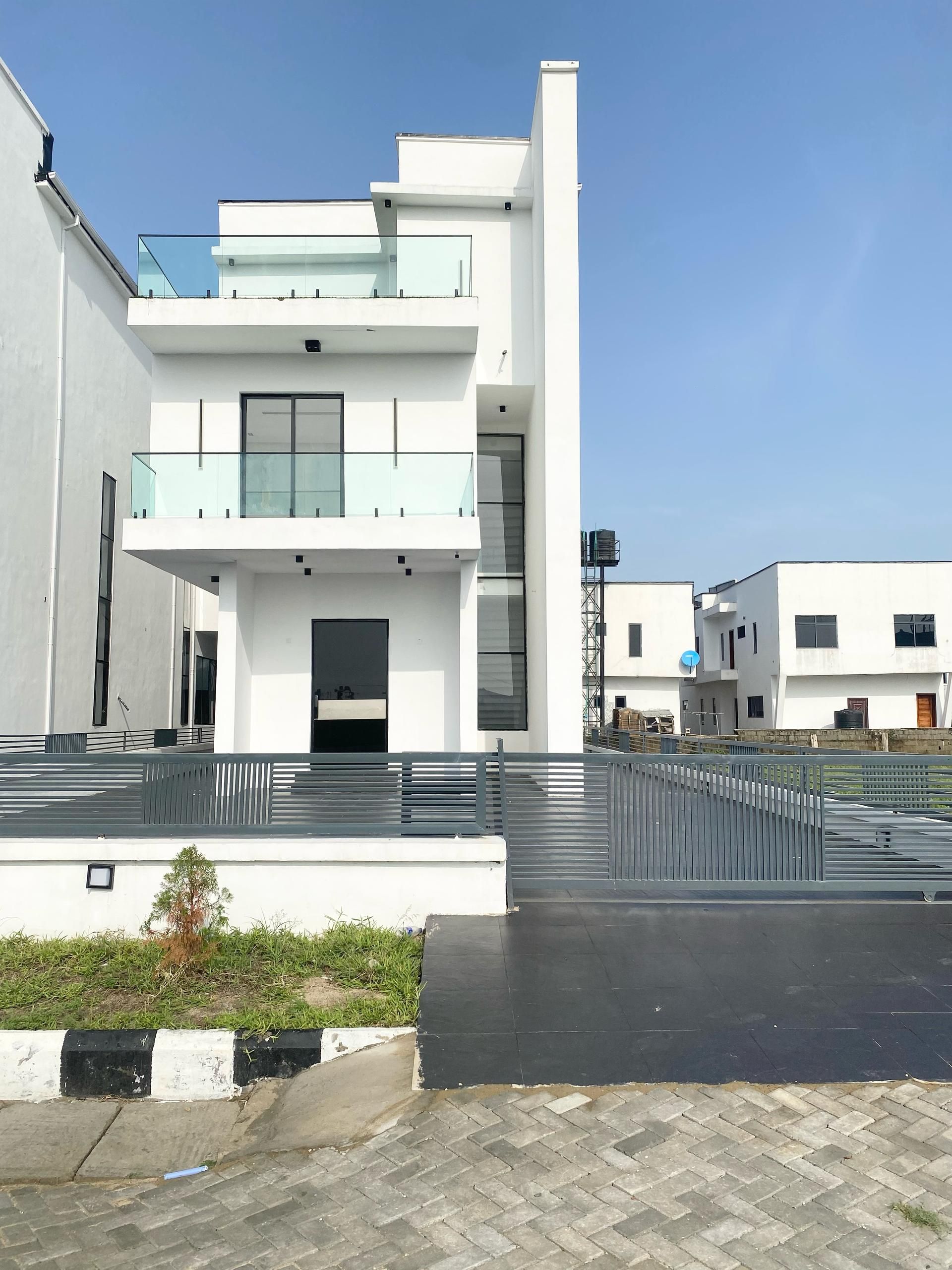 Contemporary five bedroom detached duplex (ORCHID5BDD06)