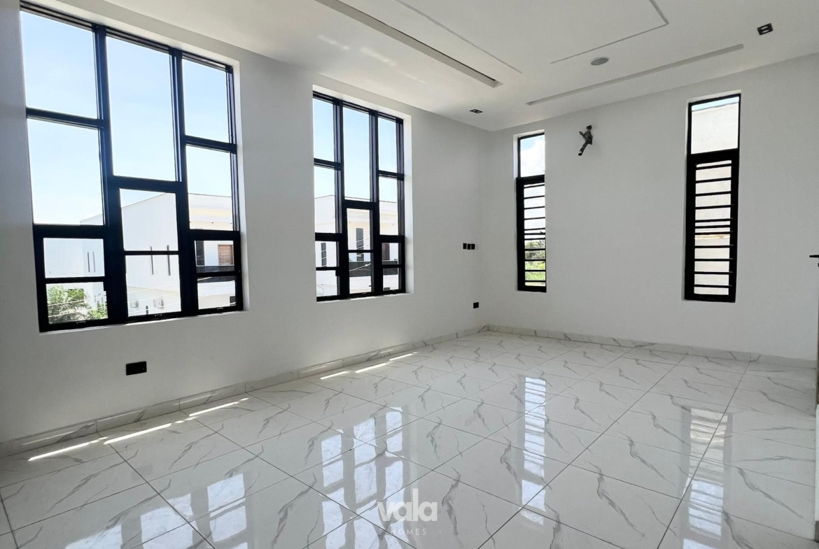 Contemporary five bedroom detached duplex (ORCHID5BDD07)
