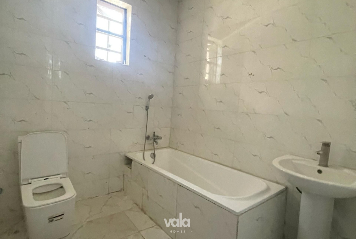 Four bedroom terrace duplex (OLOGOLO4TD02)