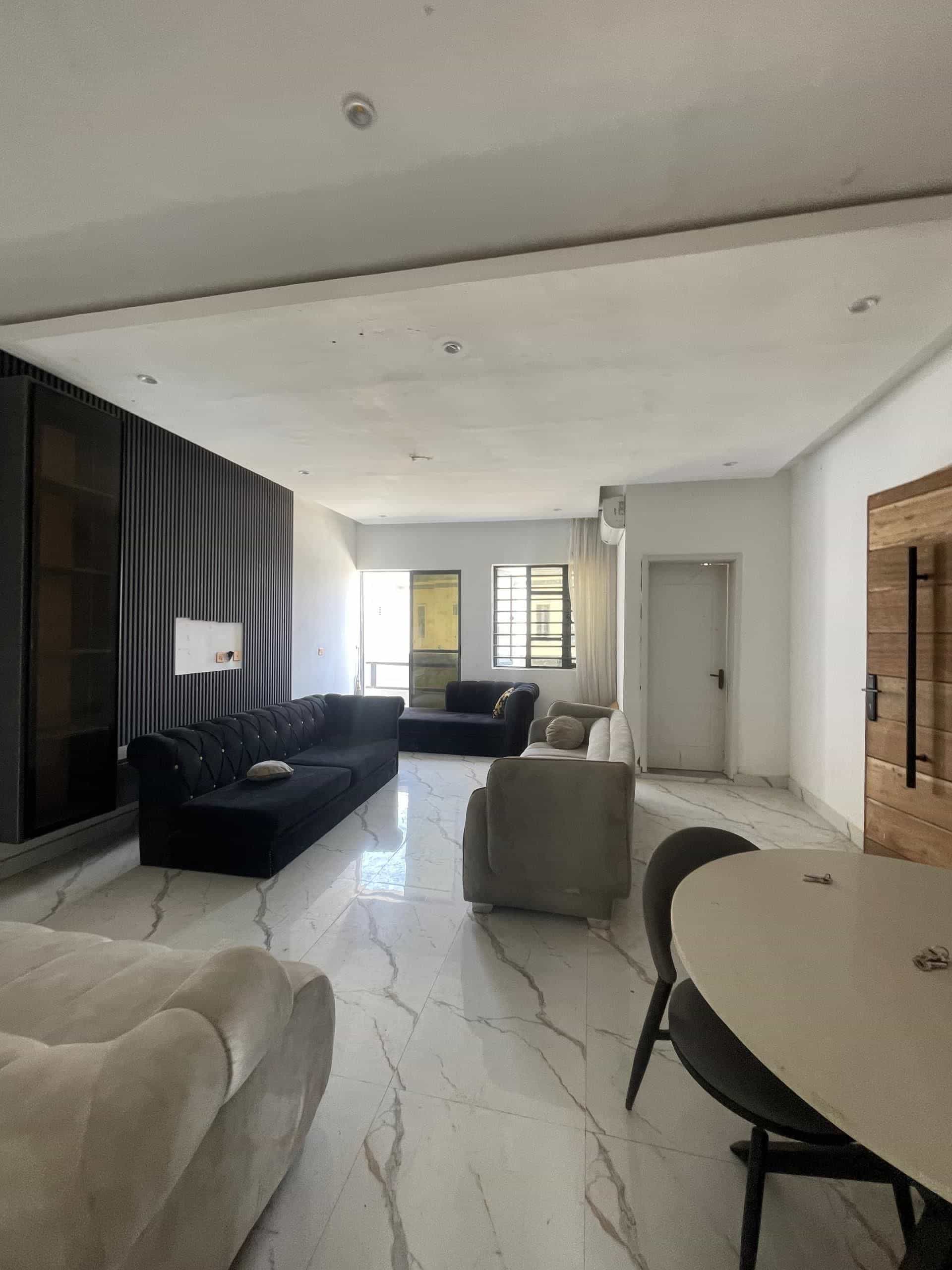Furnished three bedroom apartment (CHEVRN3B01)